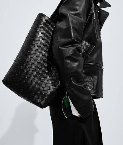 스몰 인트레치아토 토트 백 에 블랙 Bottega Veneta 대한민국 KO - Image 2