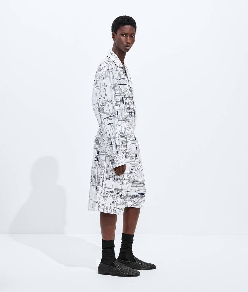 Men's Cotton Poplin Printed Shorts in Chalk/midnight blue Bottega Veneta Bulgaria EN - Image 2