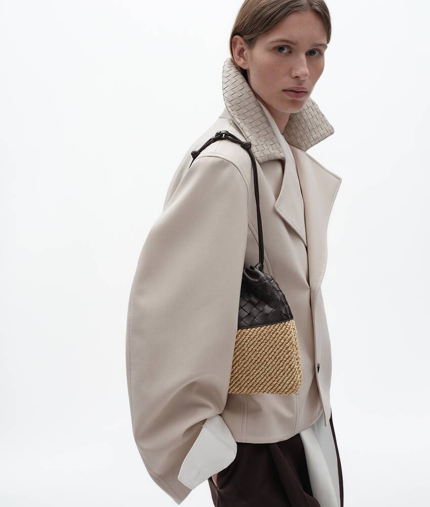 Women's Dustbag in Espresso/natural Bottega Veneta Brazil EN - Image 2