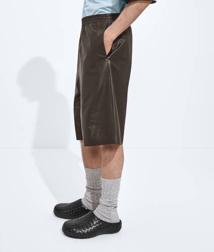 Men's Leather Shorts in Intense carrubo Bottega Veneta United States EN - Image 2