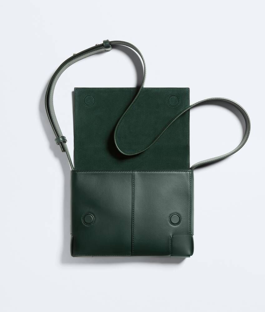 Borsa messenger Angolo da Uomo in Alpi green Bottega Veneta Italia IT - Image 3