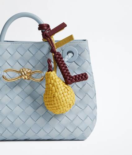 Letter L Charm in Bordeaux Bottega Veneta Romania EN - Image 2