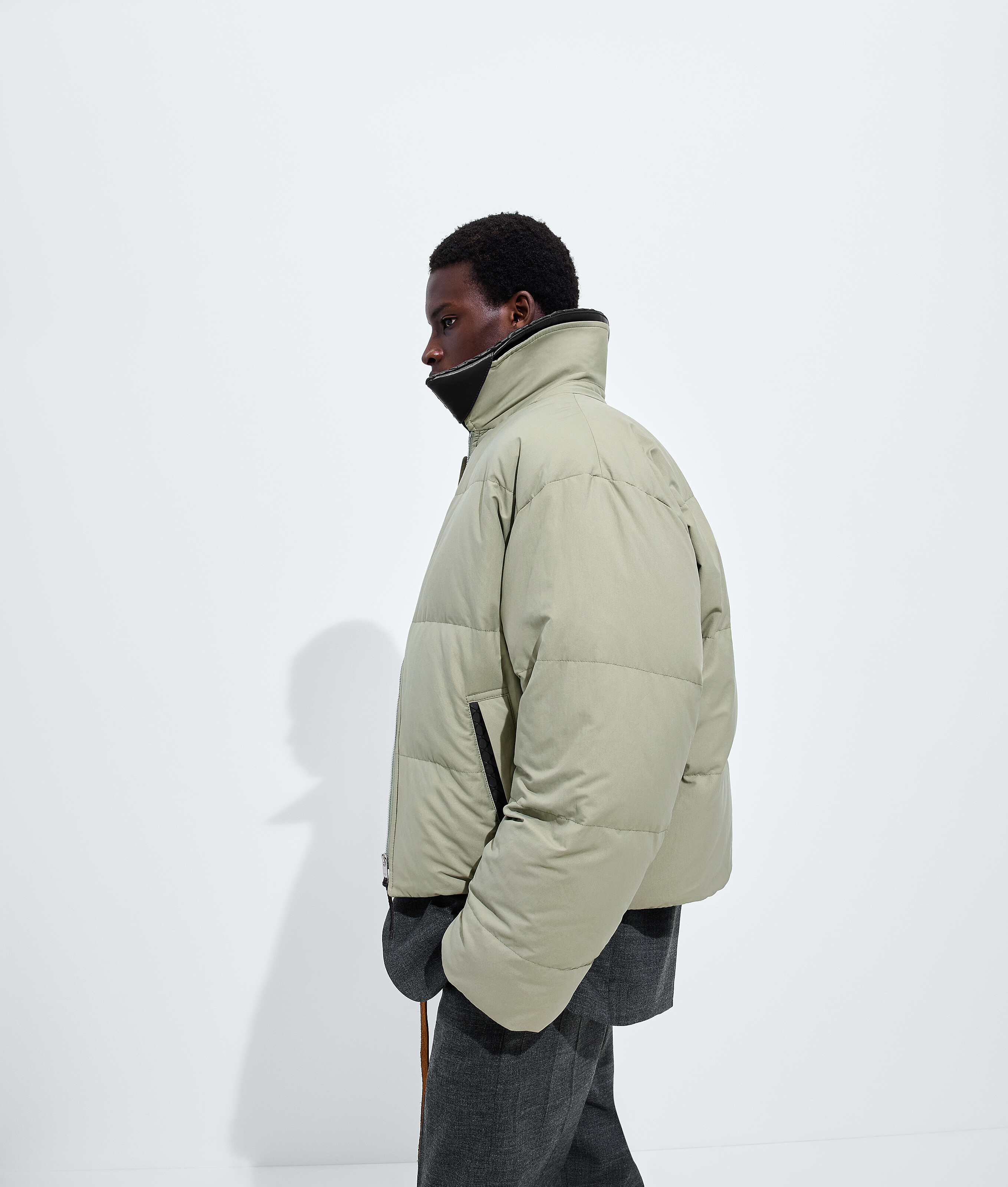 Men's Cotton and Nylon Twill Puffer Jacket in Tarragon Bottega Veneta Norway EN - Image 2