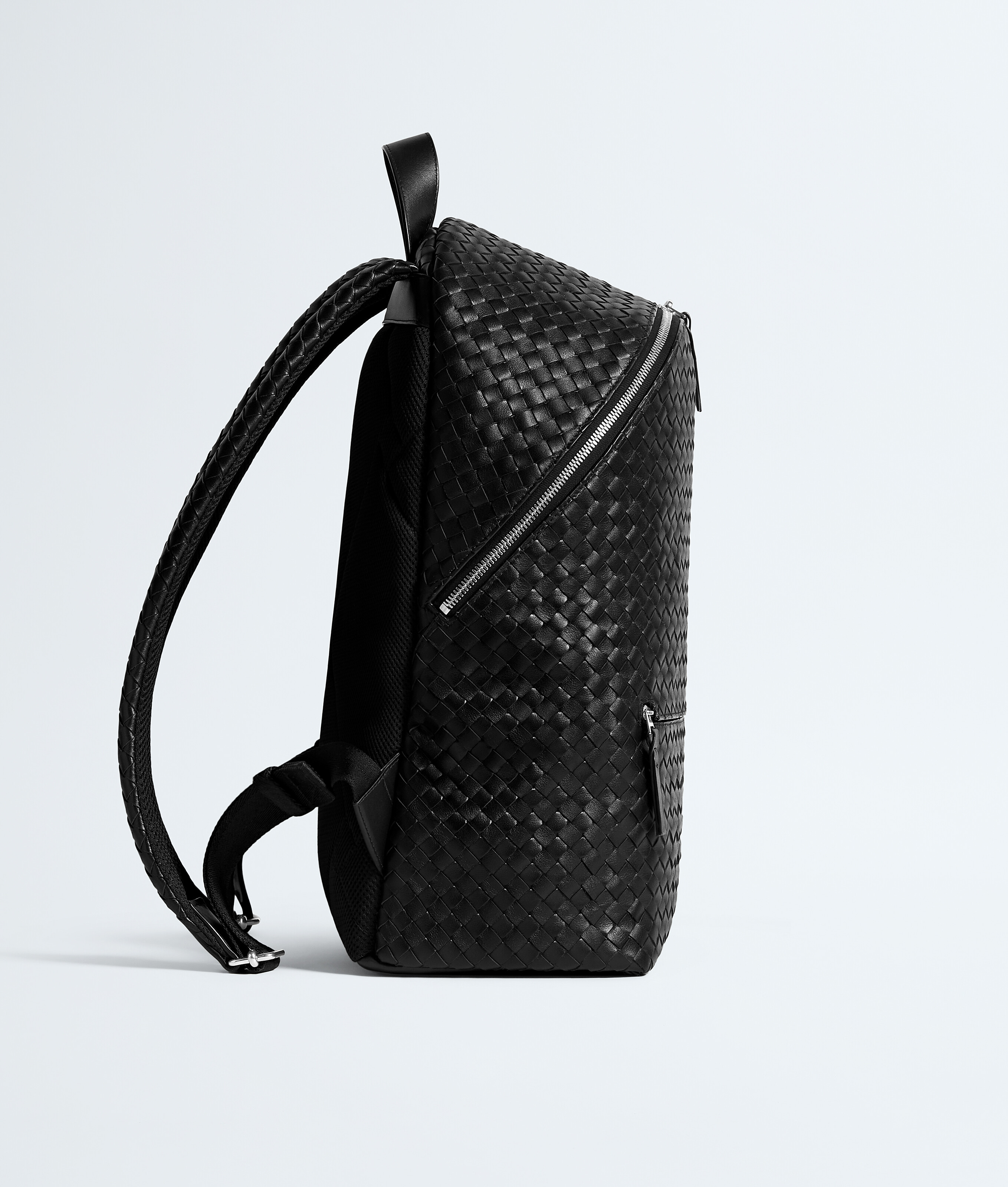 Men's Intrecciato 1975 Backpack in Black Bottega Veneta Luxembourg EN - Image 4