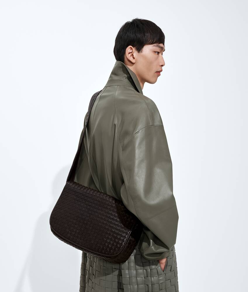 Men's Veneto Large Messenger in Espresso Bottega Veneta Singapore EN - Image 2