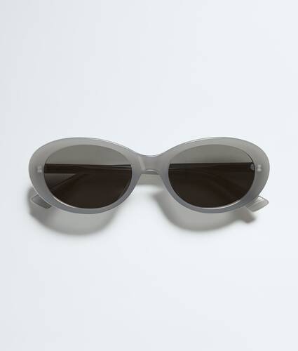 &Oacute;culos de sol Classic Ovais em Grey/grey Bottega Veneta Brasil PT - Image 1