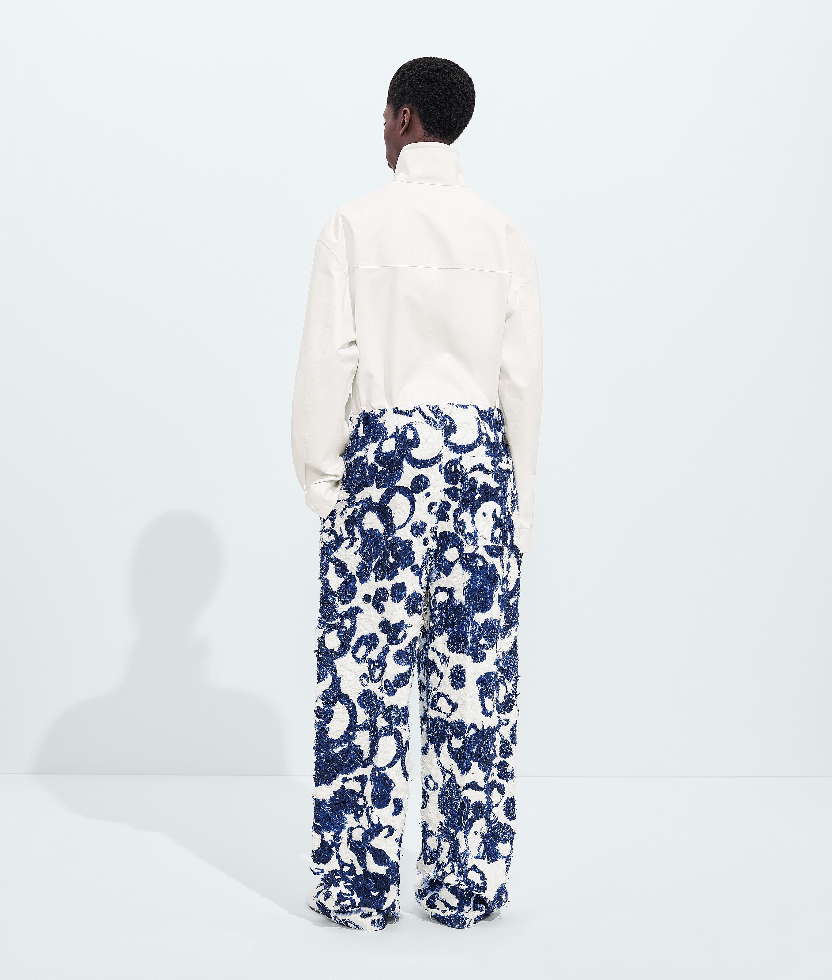 Men's Cotton Fil Coupé Printed Pants in Blue ink/white Bottega Veneta France EN - Image 2