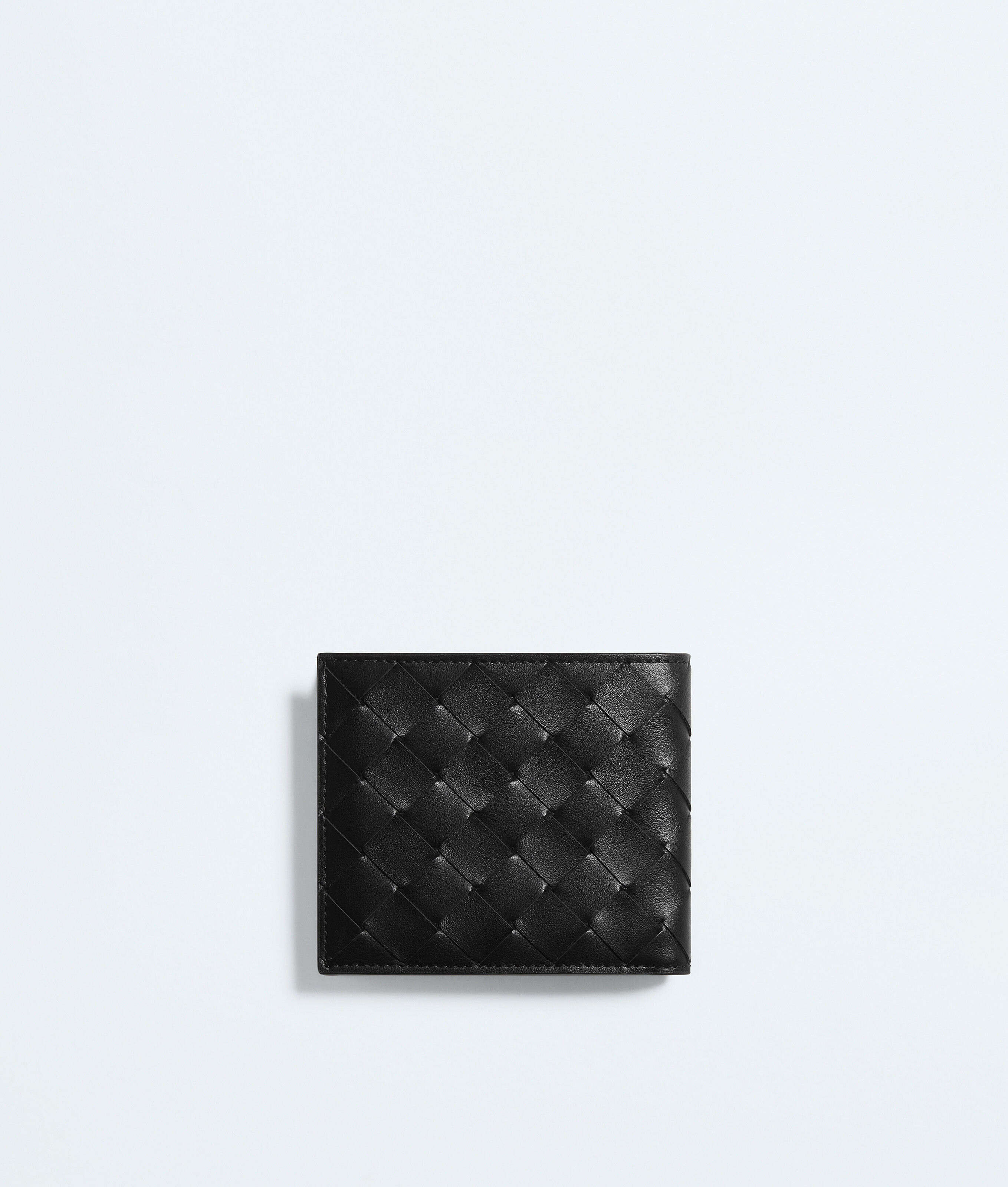 Men's Intrecciato Bi-Fold Wallet in Black/shamrock Bottega Veneta Luxembourg EN - Image 3
