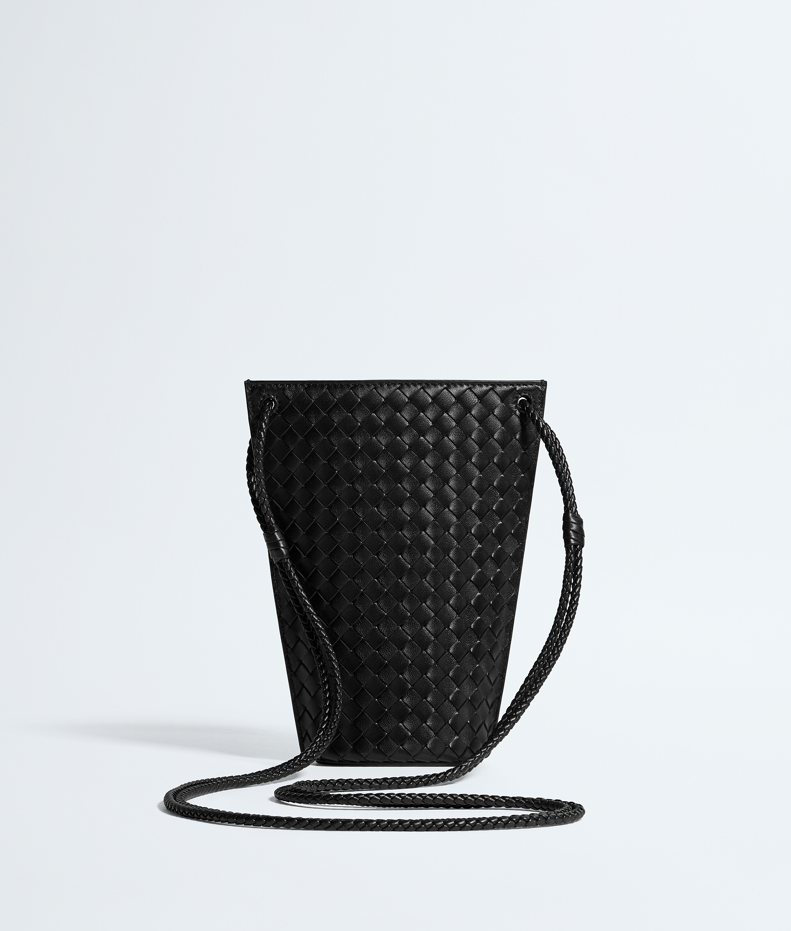 Women's Bacio Phone Bucket in Black Bottega Veneta Luxembourg EN - Image 5