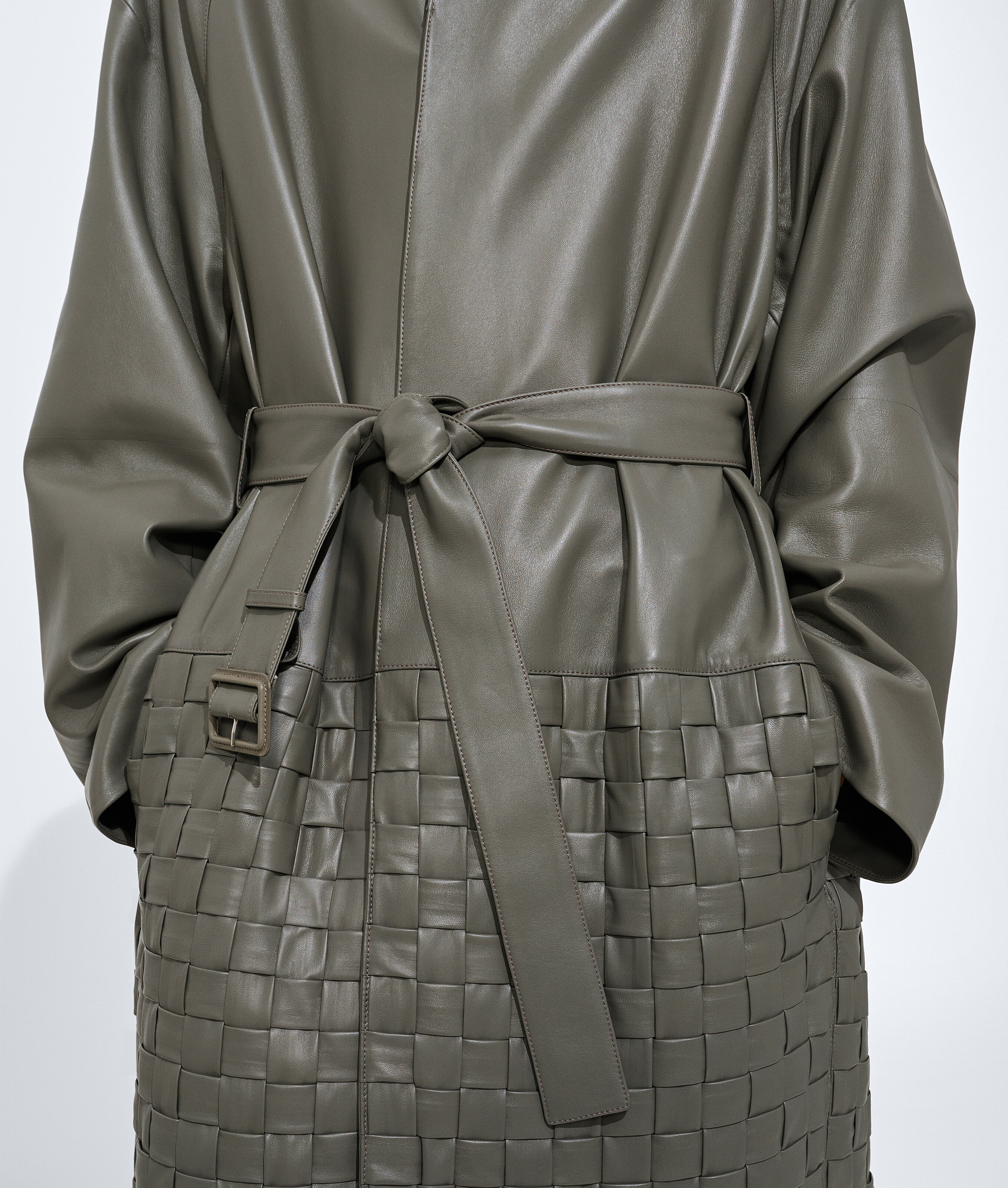 Men's Leather Coat  in Desert taupe Bottega Veneta Finland EN - Image 4