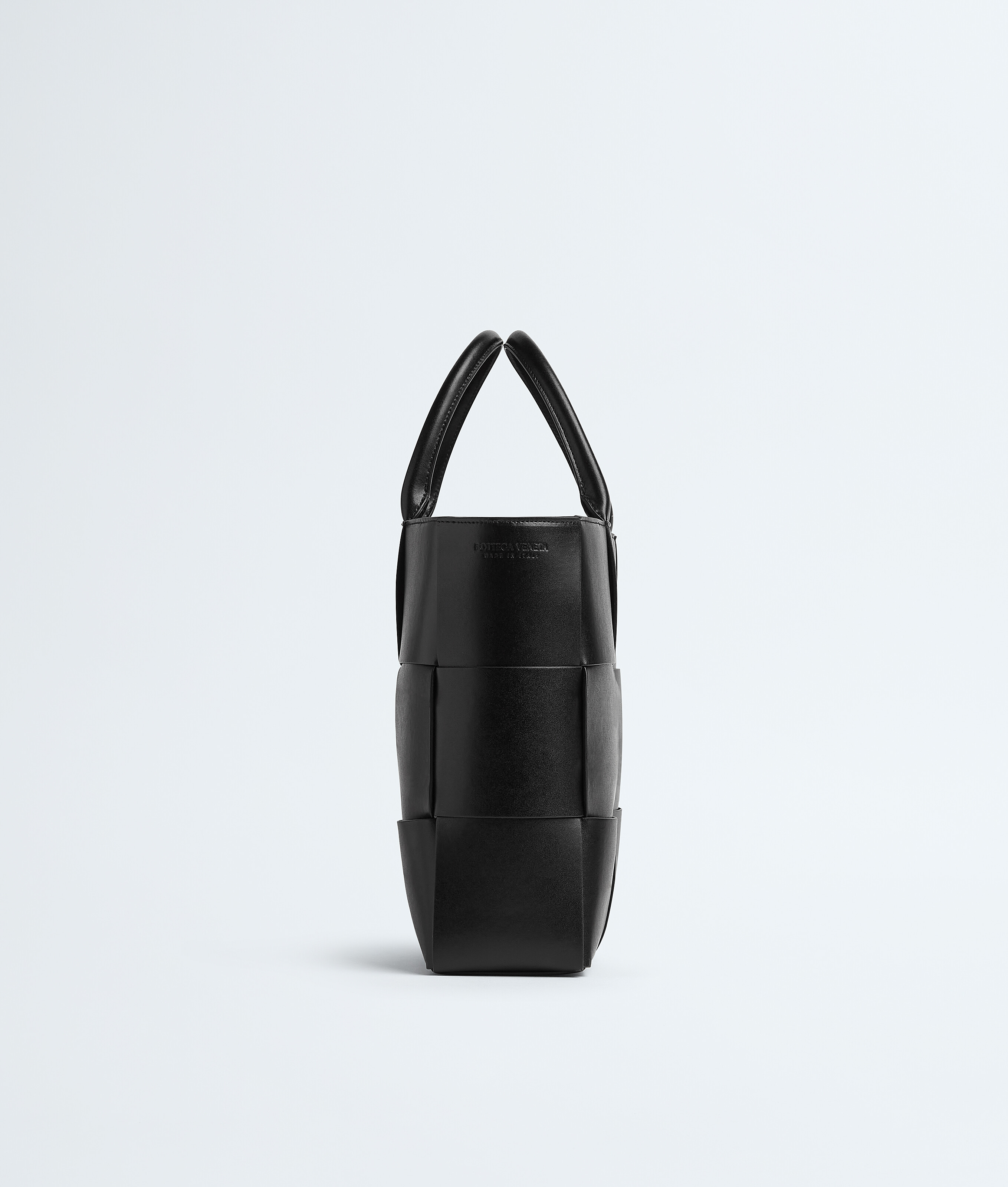 アルコ トート で ブラック Bottega Veneta 日本 JA - Image 2