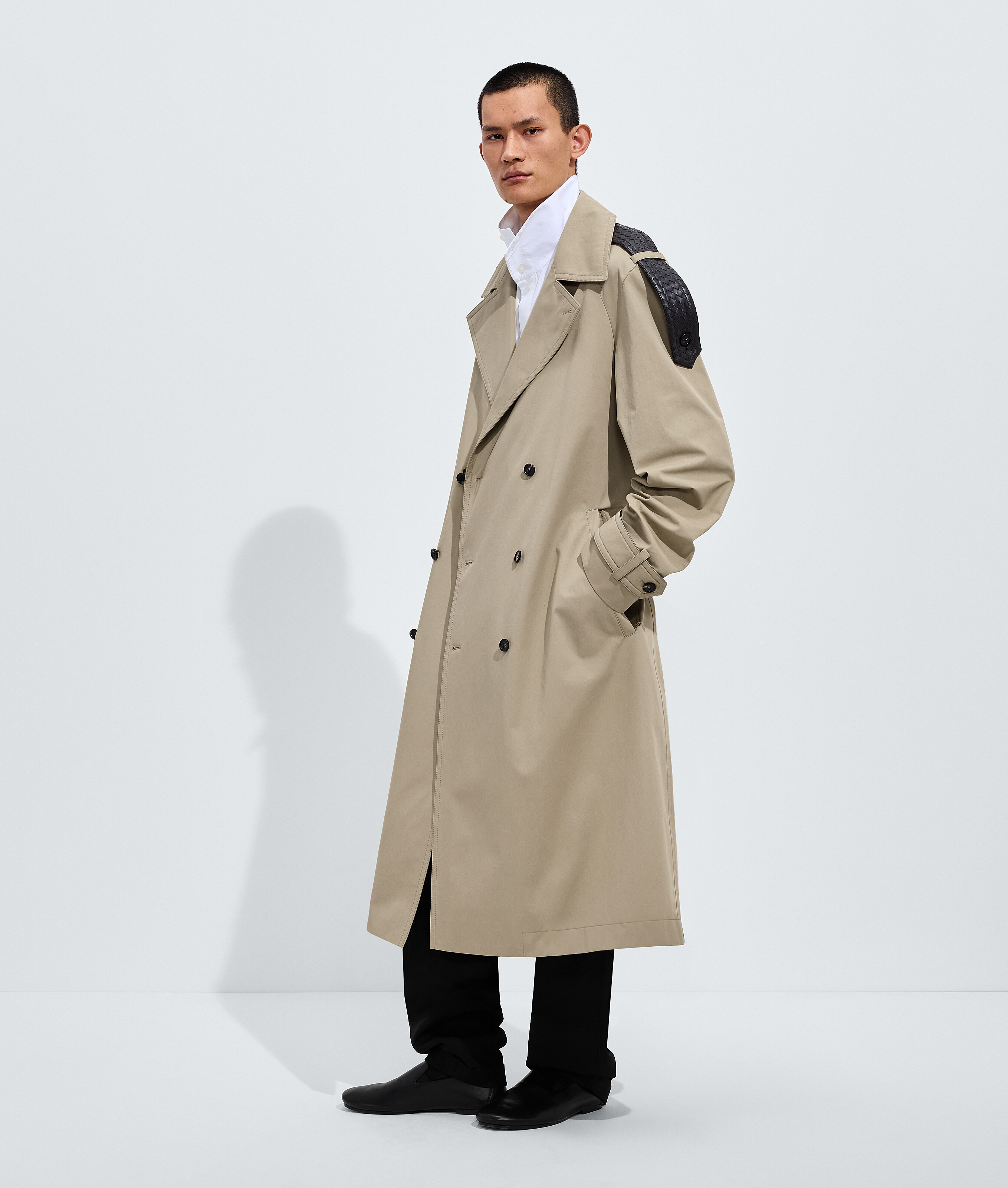 Men's Light Cotton Trench Coat  in Sahara Bottega Veneta Finland EN - Image 2