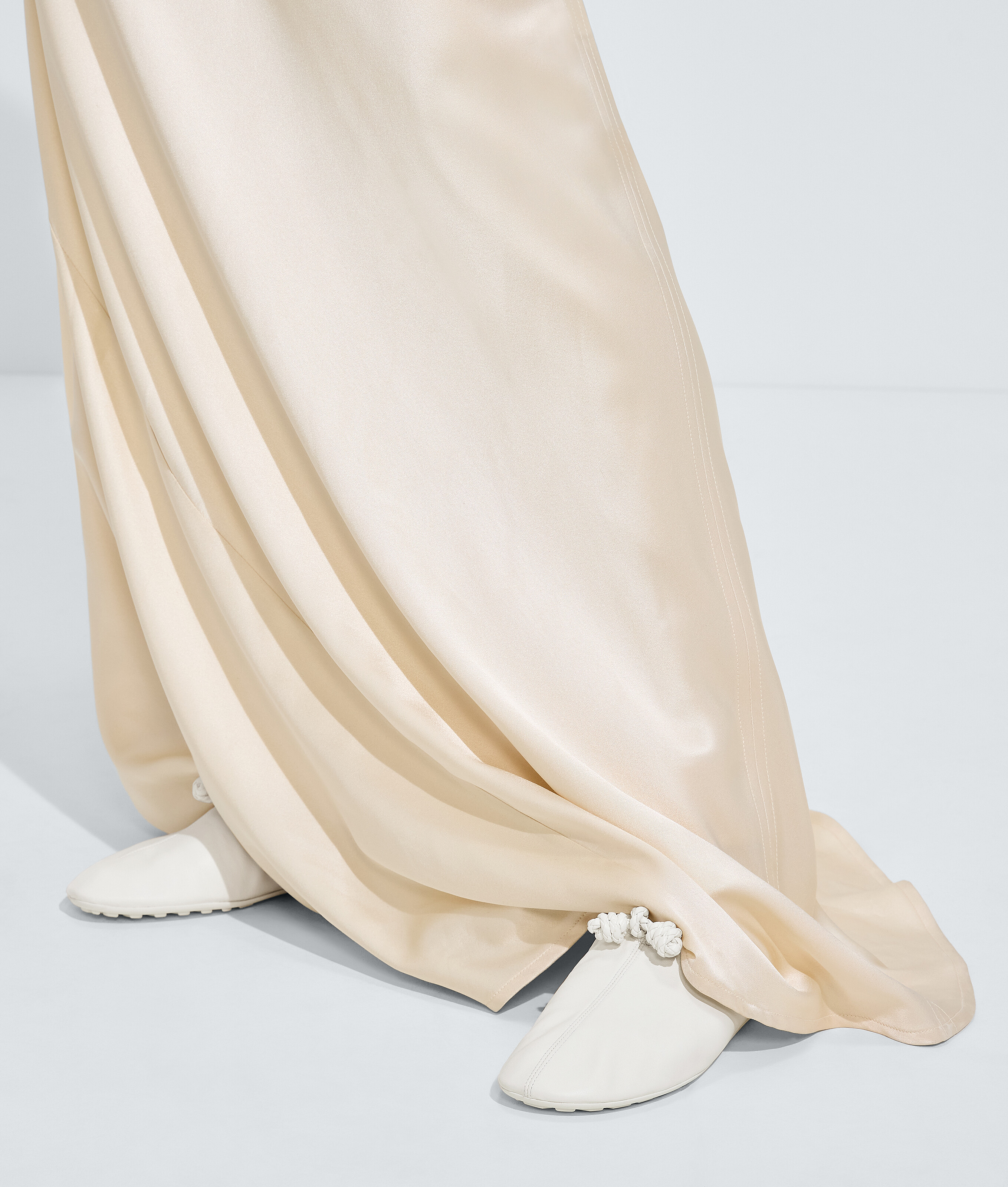 Women's Fantasmina Ballerina in Alabaster Bottega Veneta Luxembourg EN - Image 2
