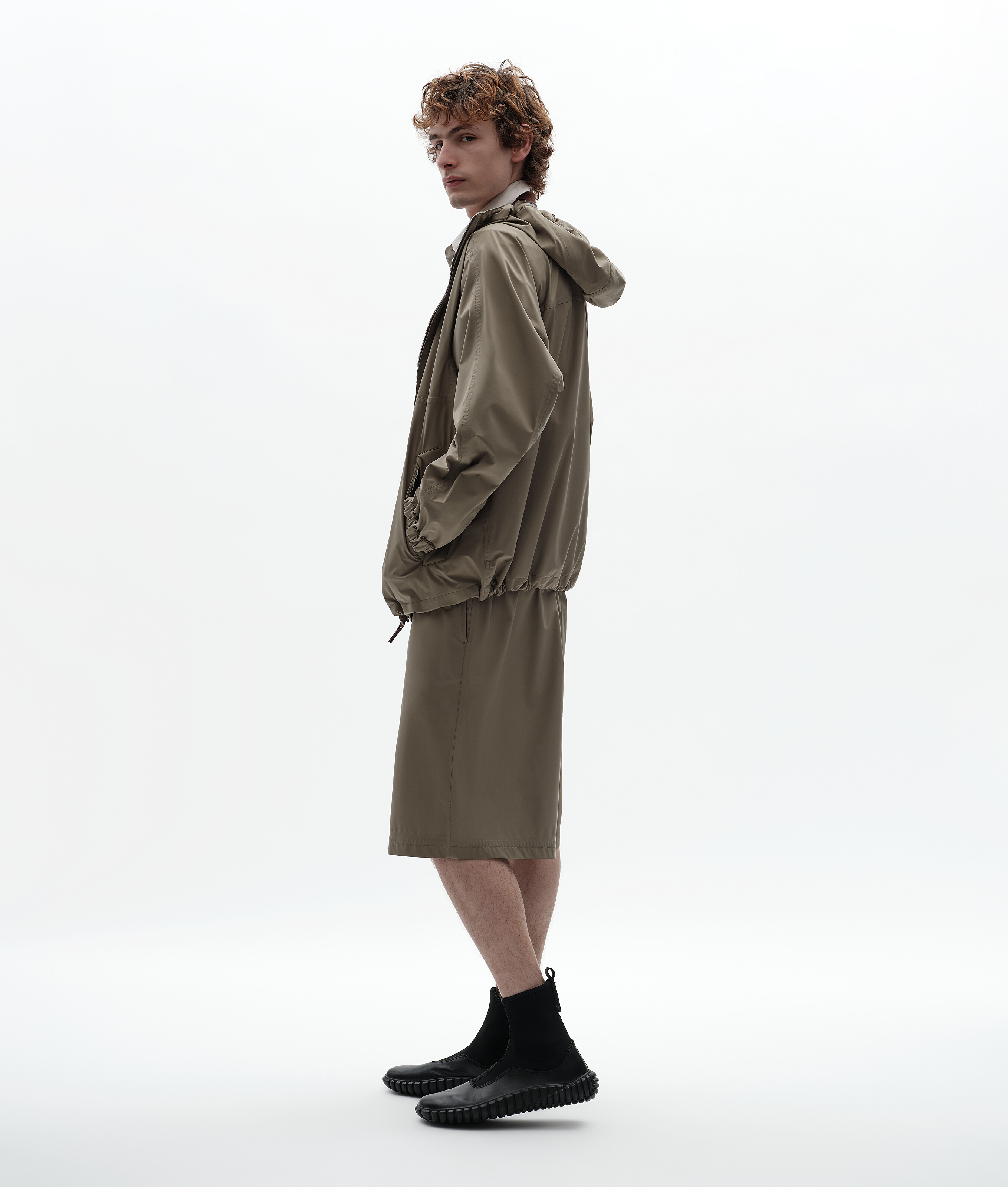 Giacca con cappuccio in tessuto tecnico da Uomo in Desert taupe Bottega Veneta Italia IT - Image 2