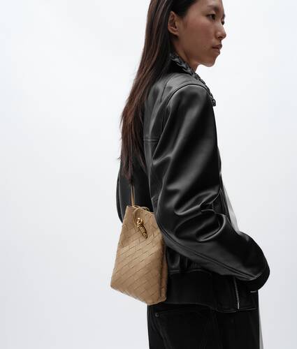 Women's Andiamo Phone Pouch in Shore Bottega Veneta Canada EN - Image 2