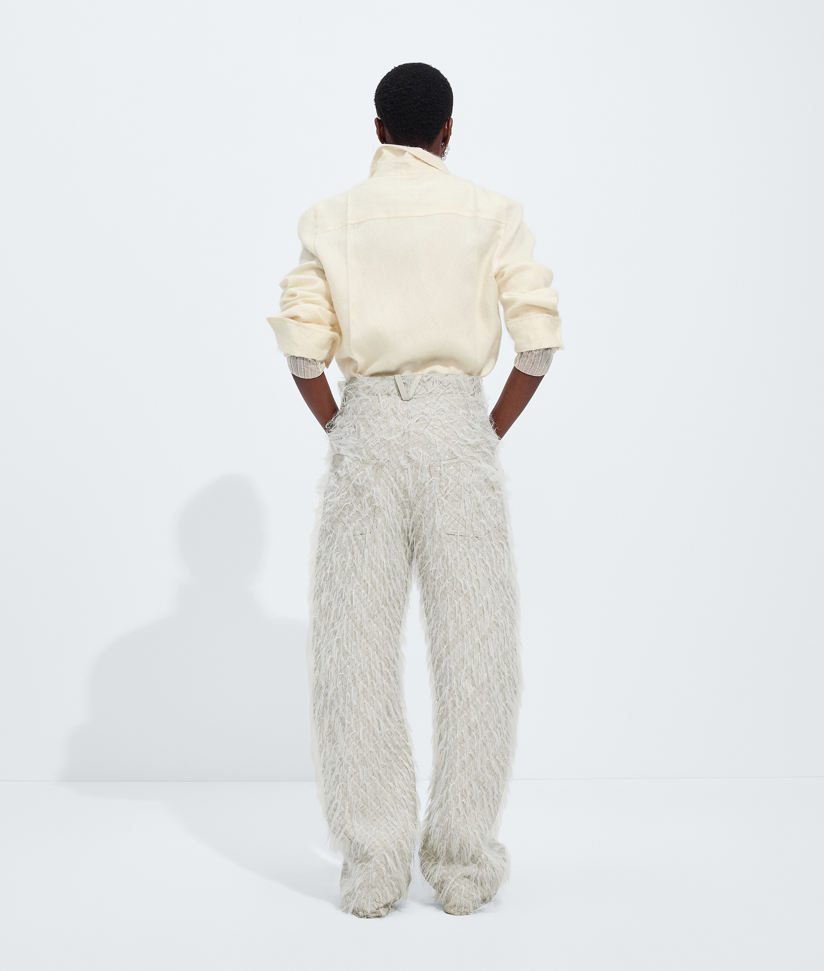 Women's Fluffy Intrecciato Leather Pants in Pumice Bottega Veneta Luxembourg EN - Image 3