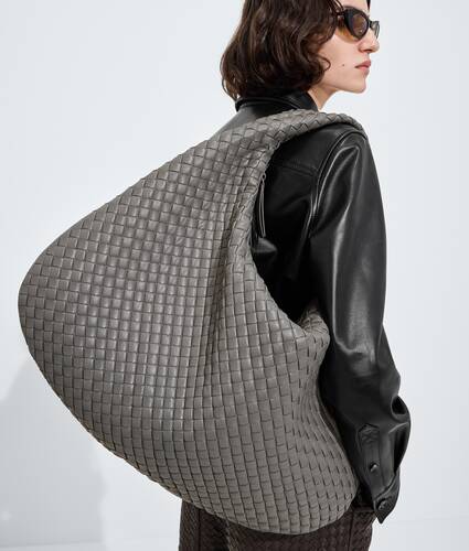 Women's Maxi Veneta in Basalt Bottega Veneta Brazil EN - Image 2