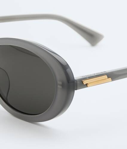&Oacute;culos de sol Classic Ovais em Grey/grey Bottega Veneta Brasil PT - Image 4
