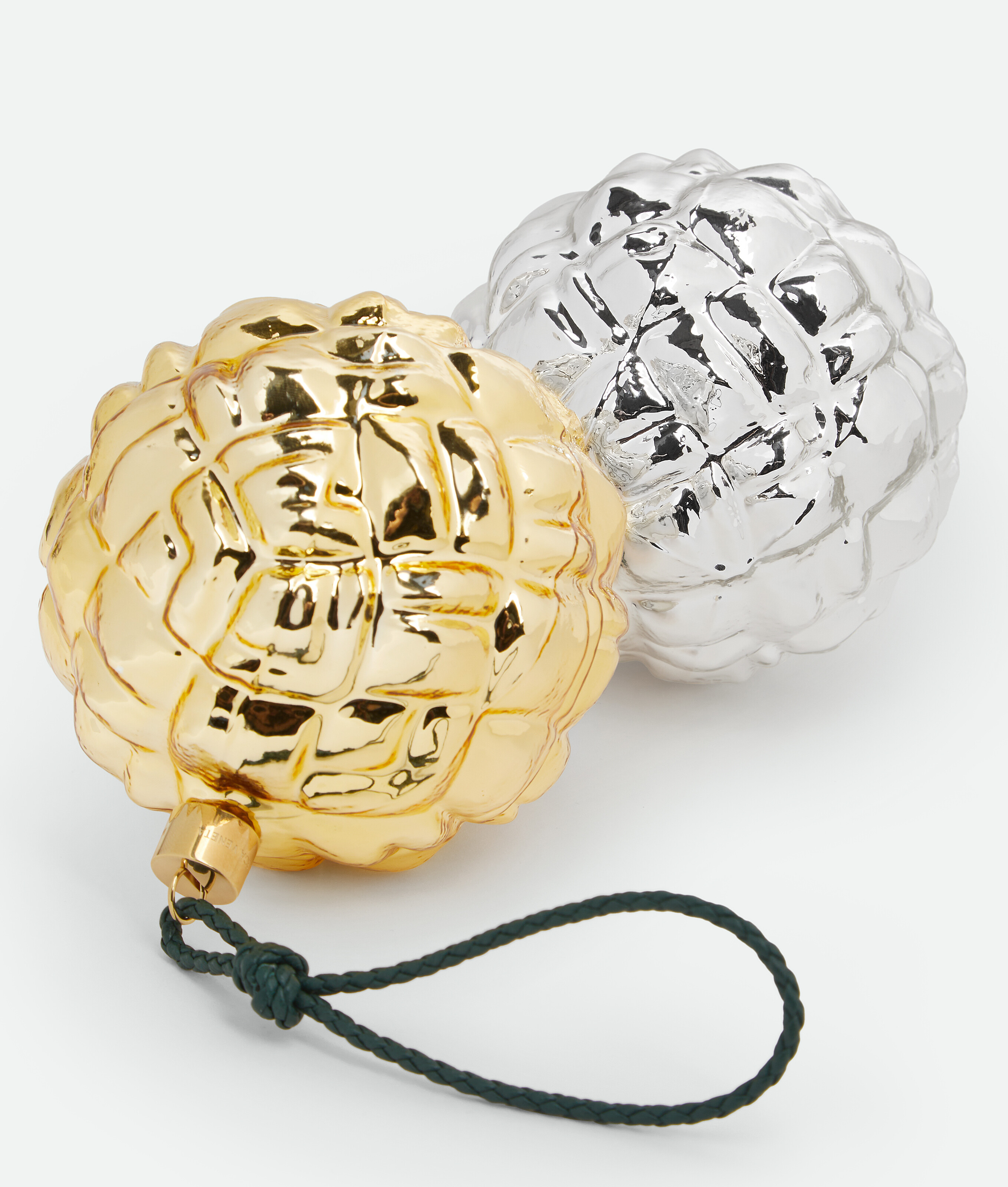 Set of Two Check Ornaments in Gold/silver Bottega Veneta Portugal EN - Image 3