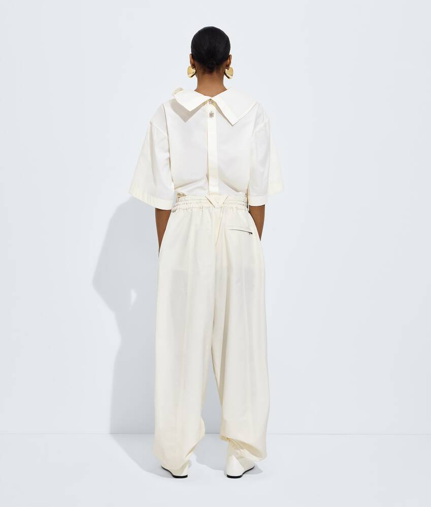 Women's Compact Cotton Toile Pants in Parchment Bottega Veneta Belgium EN - Image 3