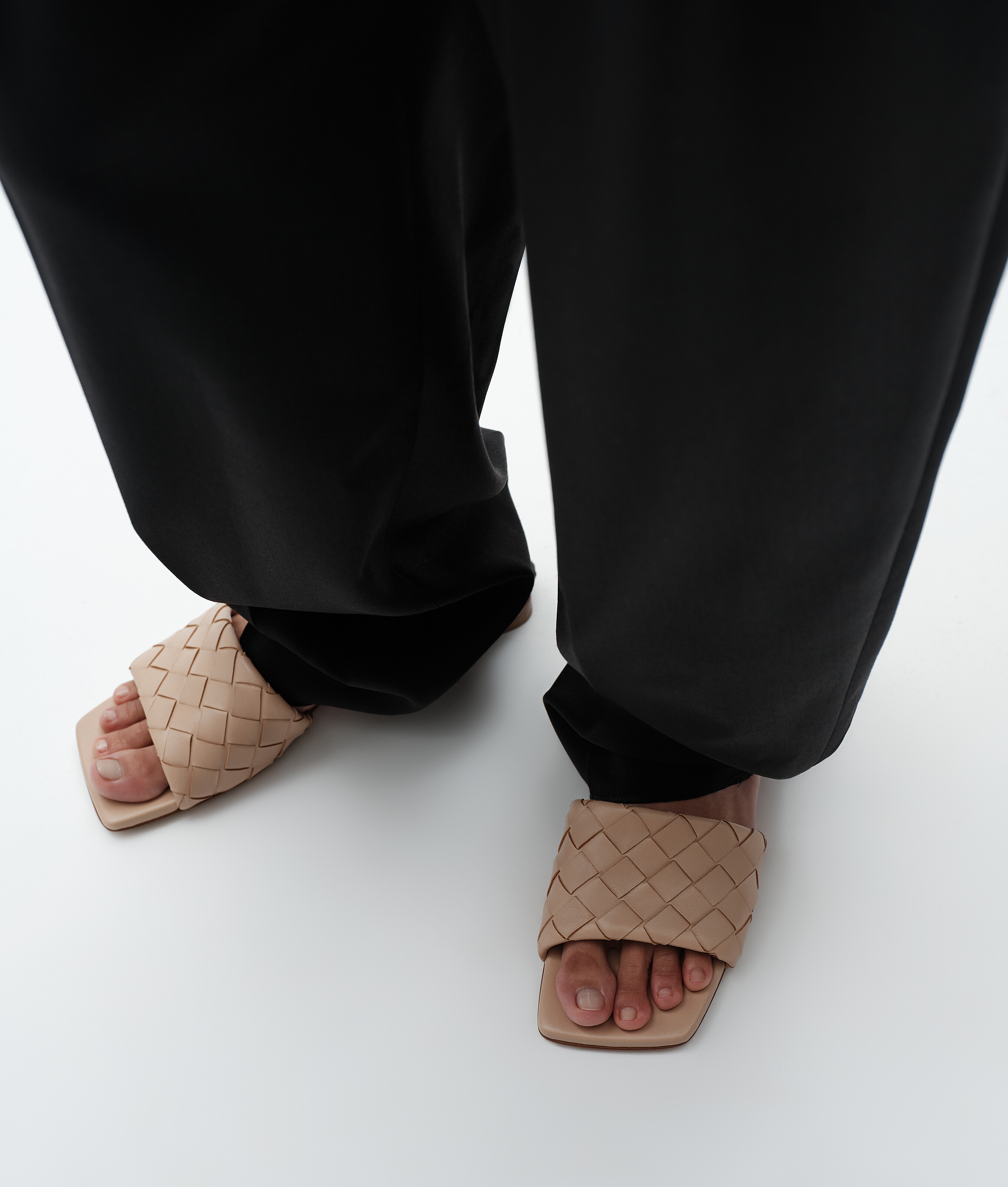 Women's Parco Flat Mule in Shore Bottega Veneta Luxembourg EN - Image 2