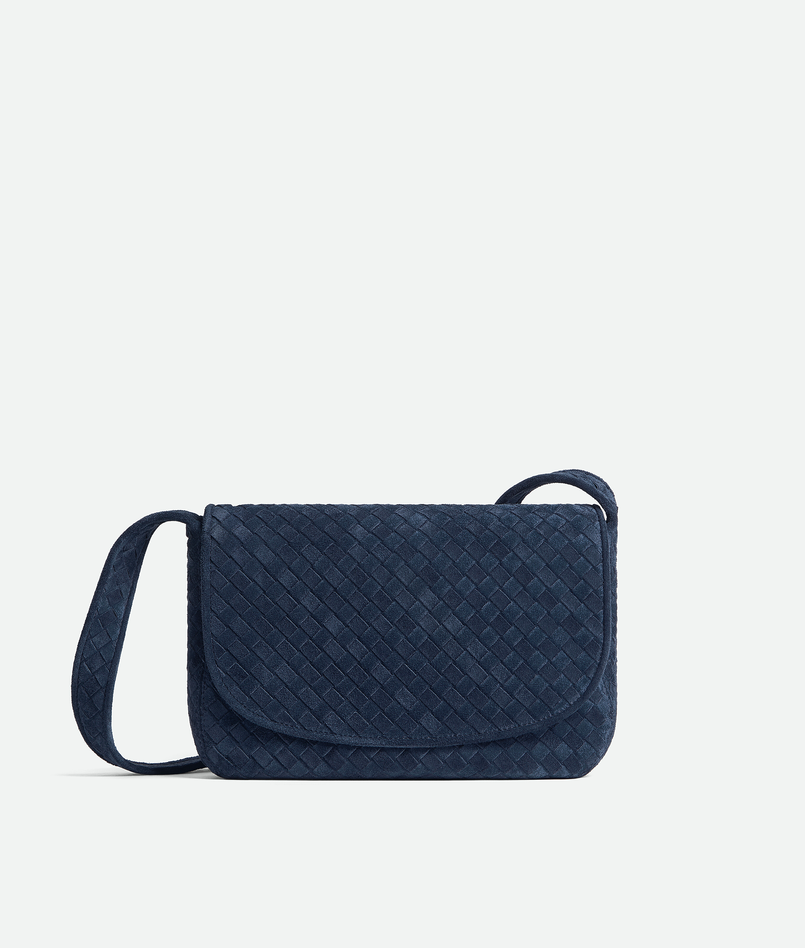 バッグ BOTTEGA VENETA Men's Veneto Flap Messenger in Neptune | Bottega Veneta US