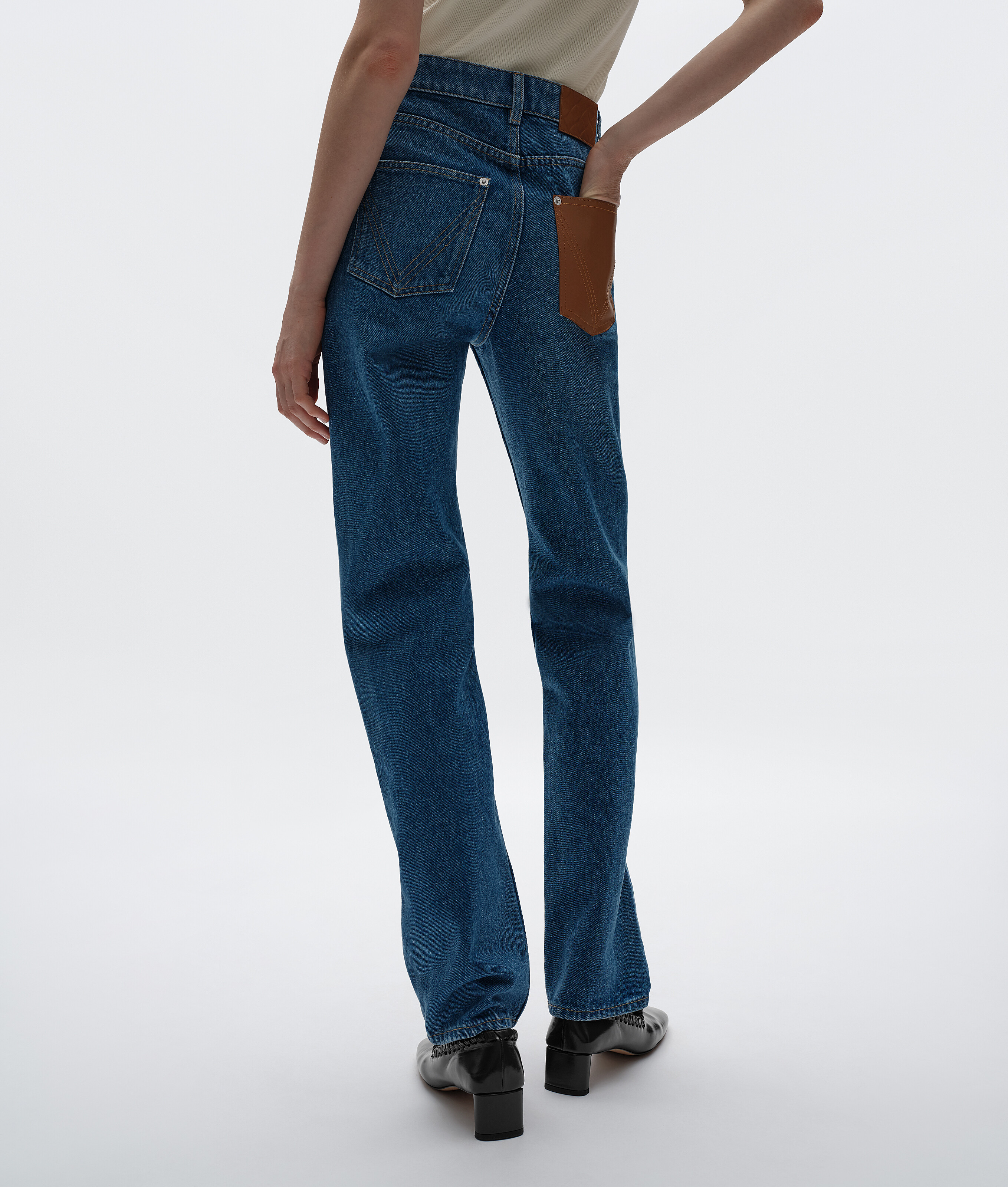 Women's Medium Indigo Straight Leg Jeans in Mid blue Bottega Veneta Luxembourg EN - Image 3