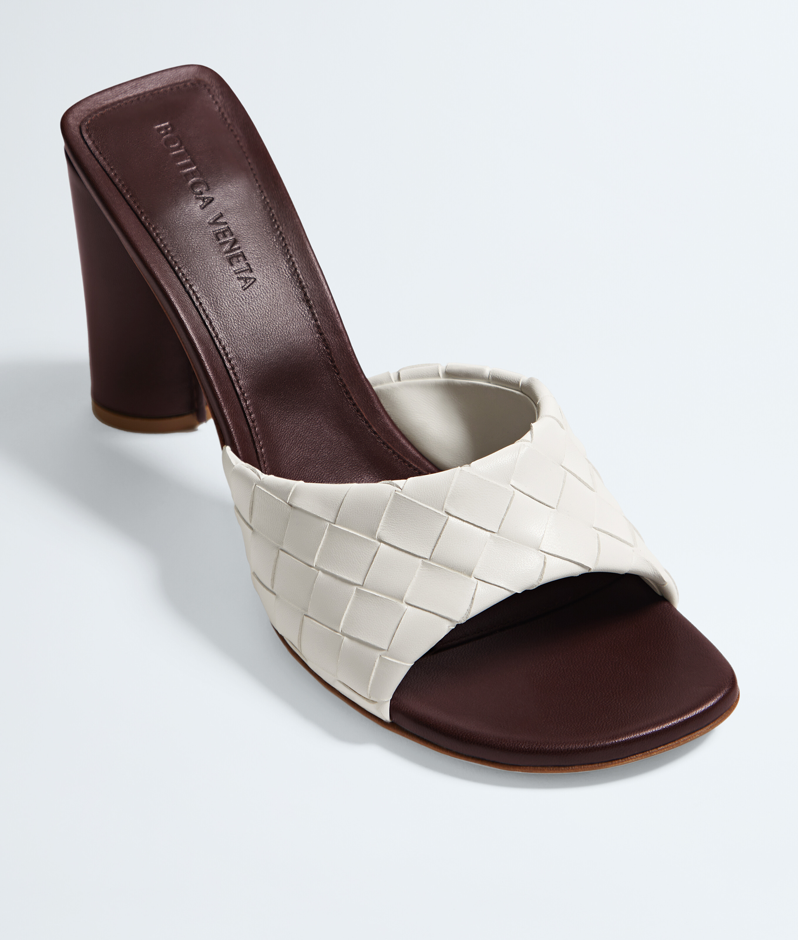 Women's Livia Mule in Alabaster/cioccolato Bottega Veneta Malaysia EN - Image 4