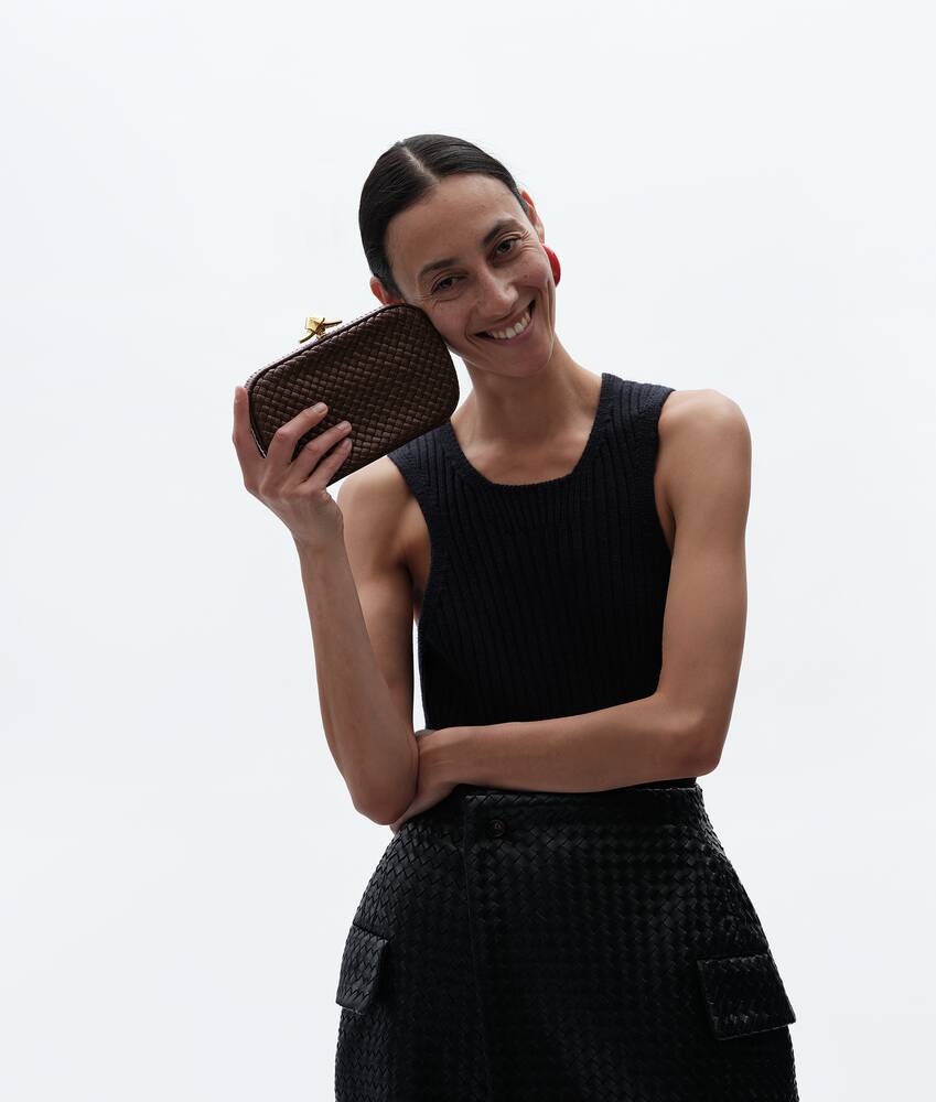 Women's Soft Knot in Fondant Bottega Veneta Croatia EN - Image 5