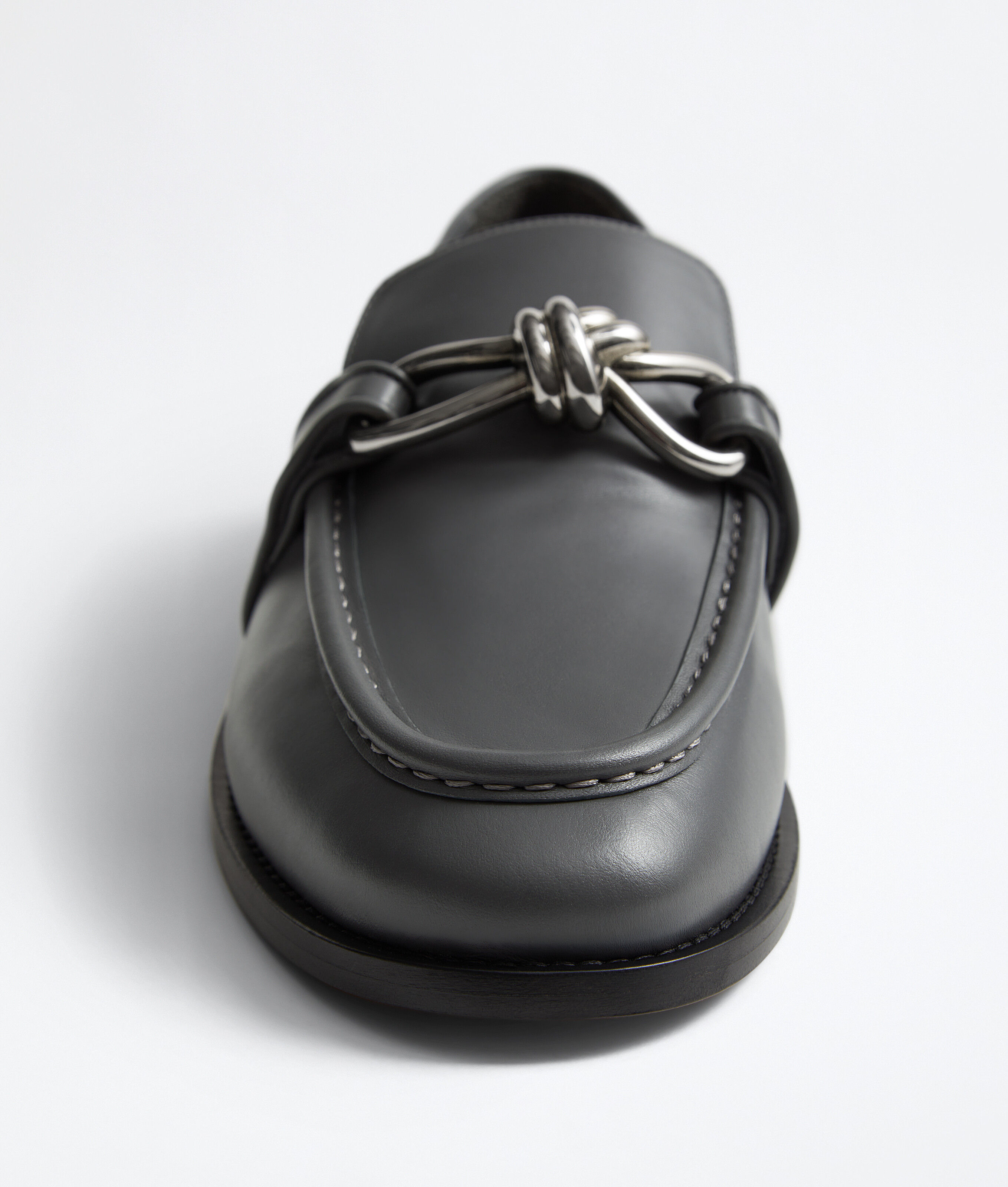 Men's Astaire Loafer in Obsidian gray Bottega Veneta Luxembourg EN - Image 4