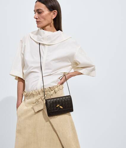 Women's Andiamo Pouch on Strap in Fondant Bottega Veneta Cyprus EN - Image 5