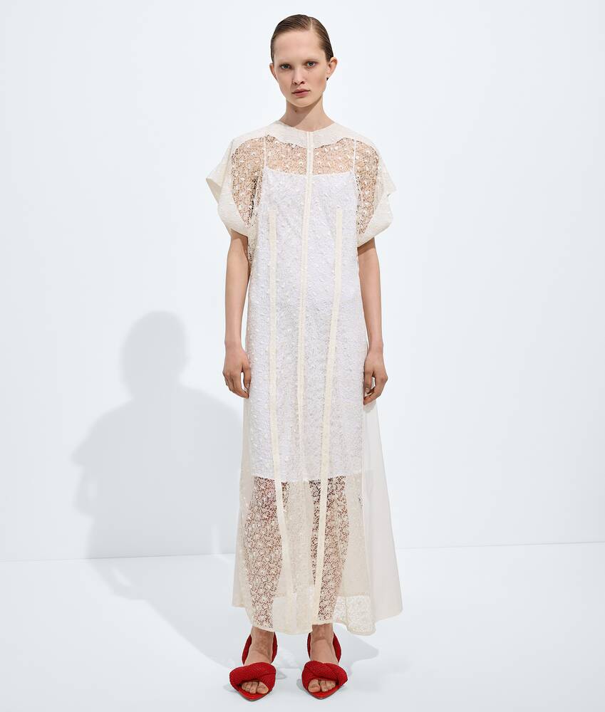 Kleid aus floraler Spitze f&uuml;r Damen in Parchment Bottega Veneta &Ouml;sterreich DE - Image 4