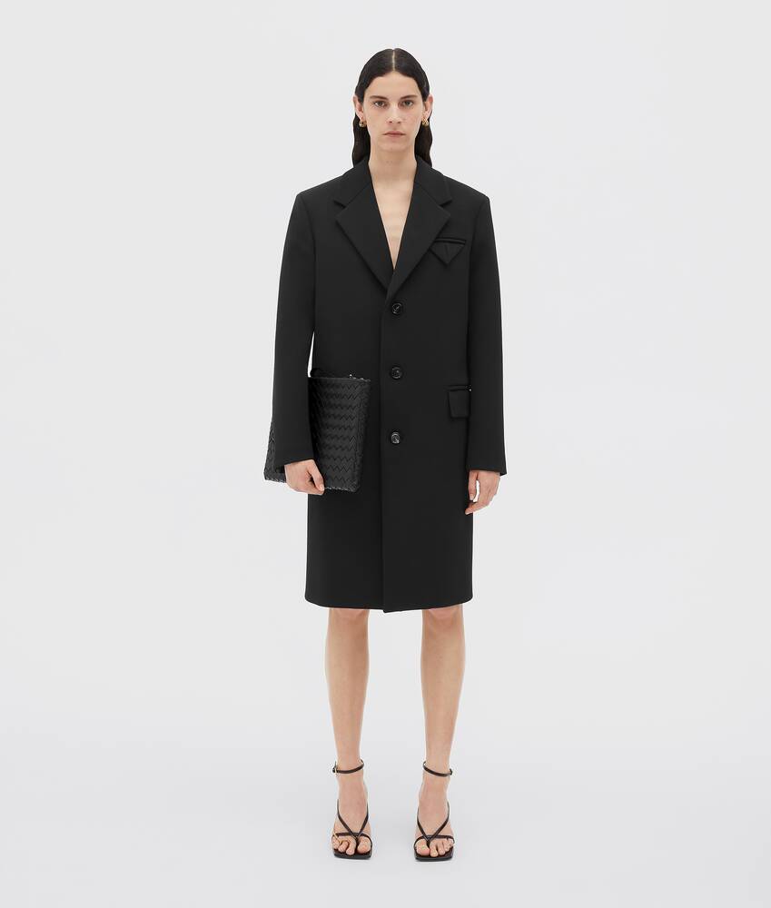 Women's Intrecciato Large Flat Pouch in Black Bottega Veneta United Arab Emirates EN - Image 4