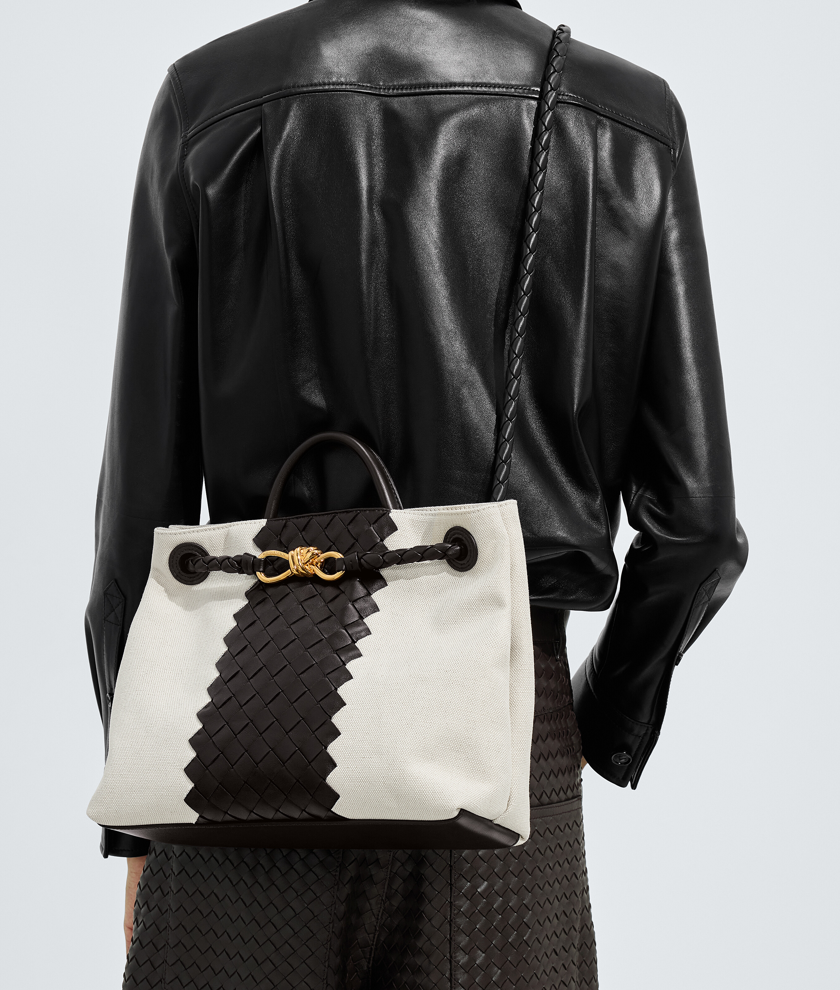 Women's Andiamo in Natural/espresso Bottega Veneta Macao SAR China EN - Image 2