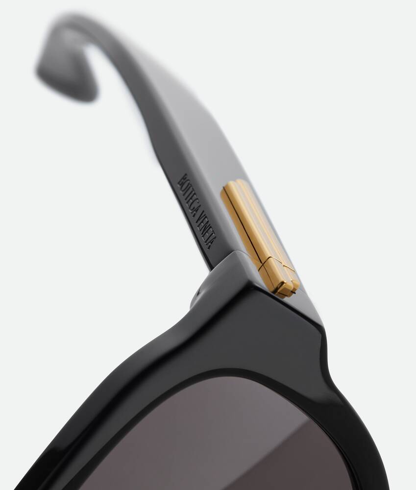 Display a large version of the product image 4 - Classic Aviator Sunglasses