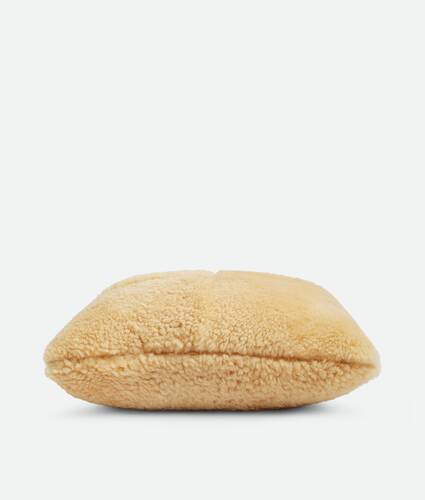 Coussin Cassette en sShearling en Butter Bottega Veneta Monaco FR - Image 2