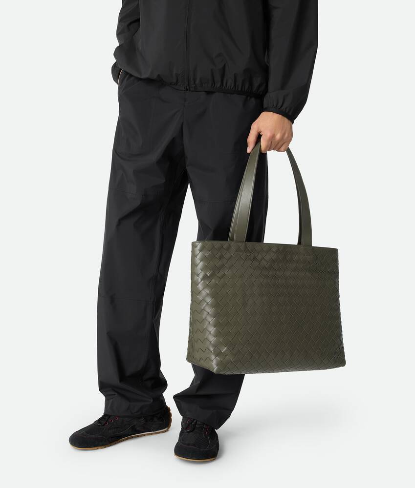 Display a large version of the product image 5 - Small Intrecciato Zipped Tote