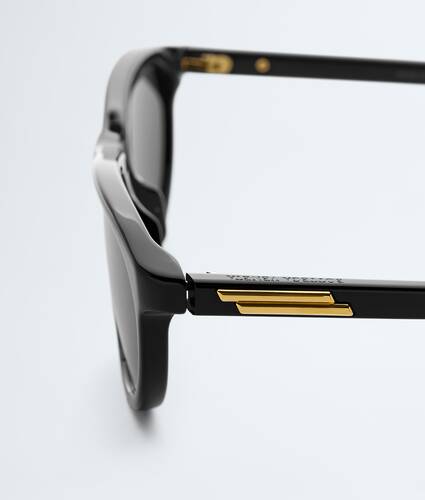 Classic Rectangular Sunglasses in Black/gray Bottega Veneta Belgium EN - Image 4