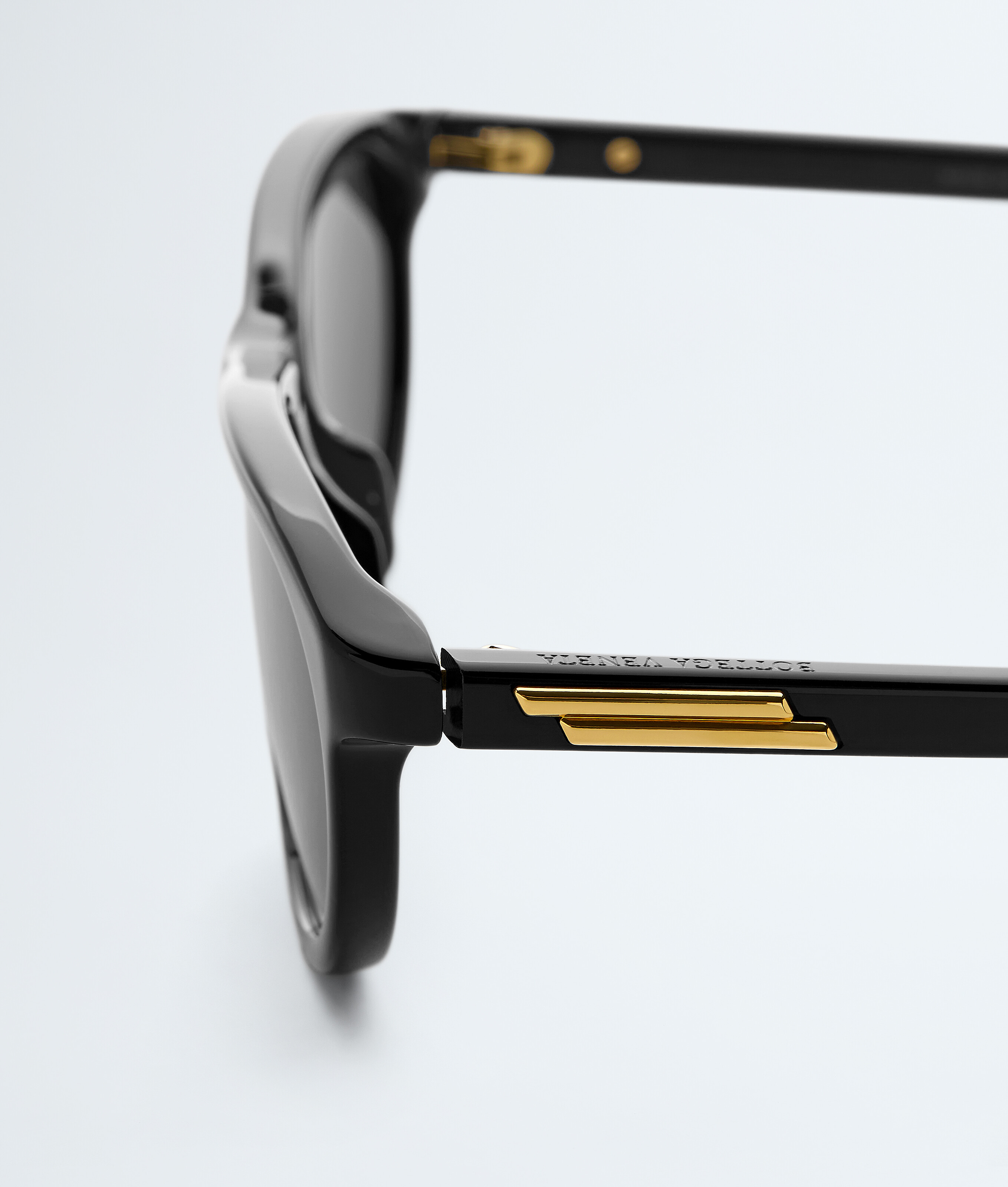 Lunettes de soleil rectangulaires Classic en Black/grey Bottega Veneta Monaco FR - Image 4