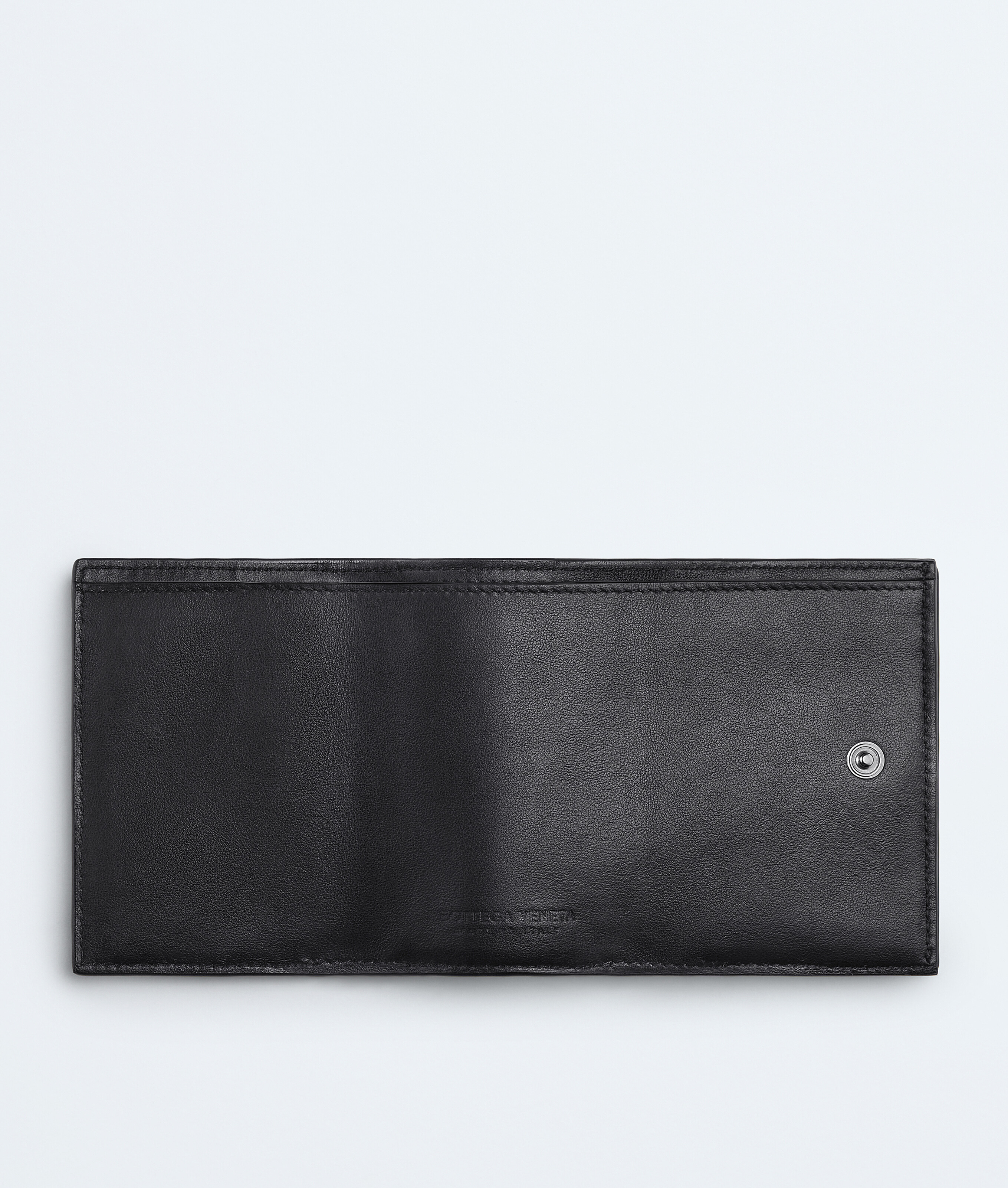 Men's Intrecciato Tiny Tri-Fold Wallet in Nero Bottega Veneta Luxembourg EN - Image 2