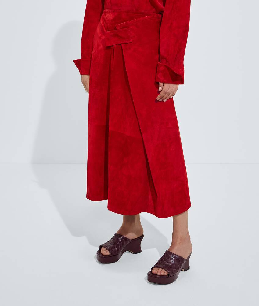 Women's Suede Leather Skirt in Crave Bottega Veneta Belgium EN - Image 4