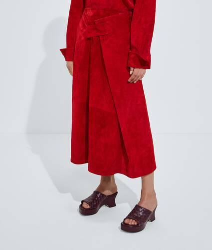 Women's Suede Leather Skirt in Crave Bottega Veneta Belgium EN - Image 4