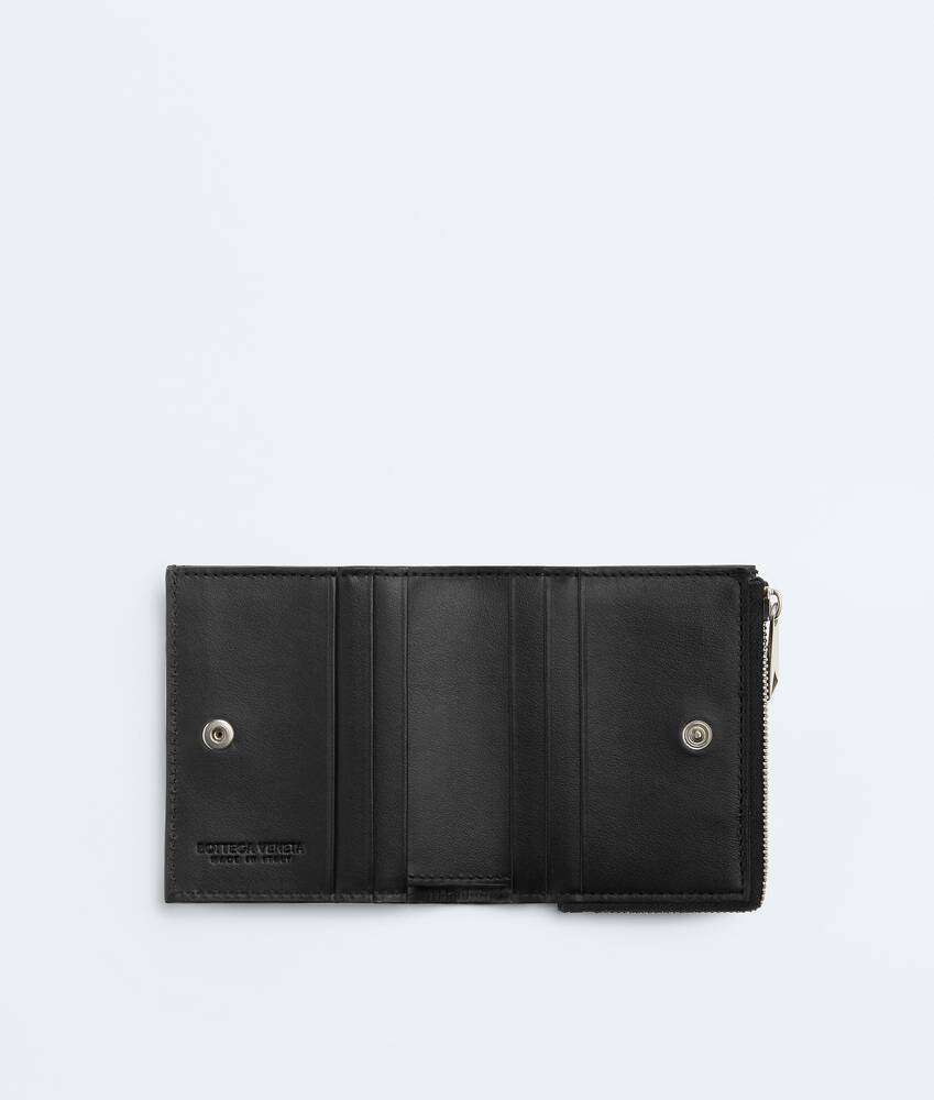 Men's Intrecciato Bi-Fold Wallet With Zip in Black Bottega Veneta Italy EN - Image 2