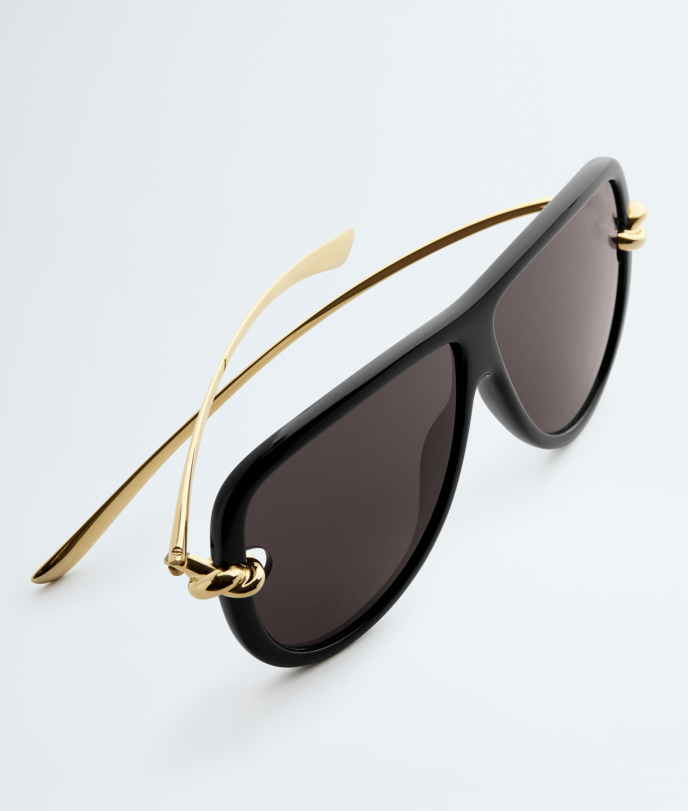 Knot Aviator Sunglasses in Black/gray Bottega Veneta Luxembourg EN - Image 3