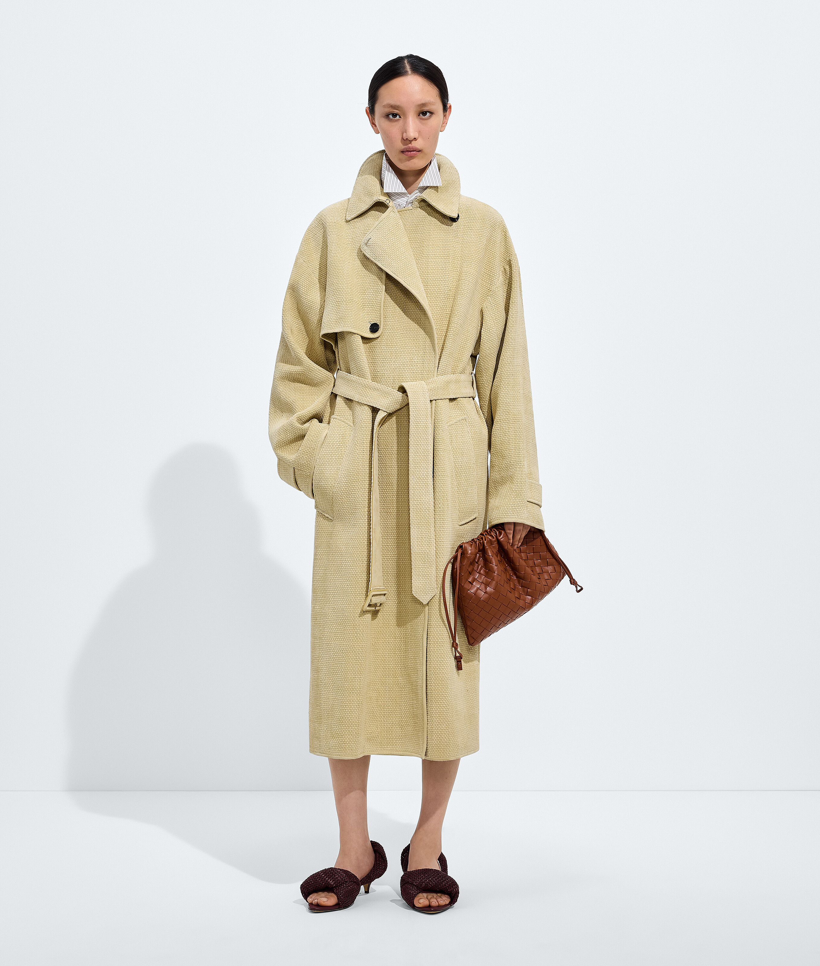 Women's Dustbag in Tannin Bottega Veneta United Arab Emirates EN - Image 2