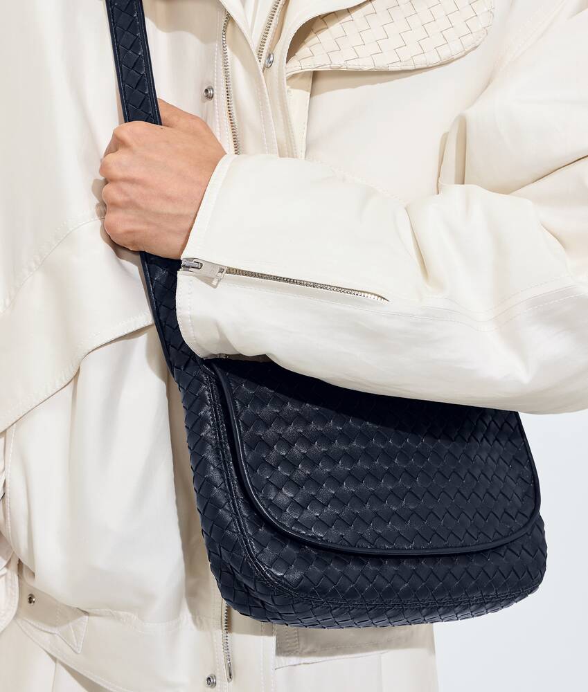 Men's Veneto Messenger in Midnight Bottega Veneta Singapore EN - Image 2