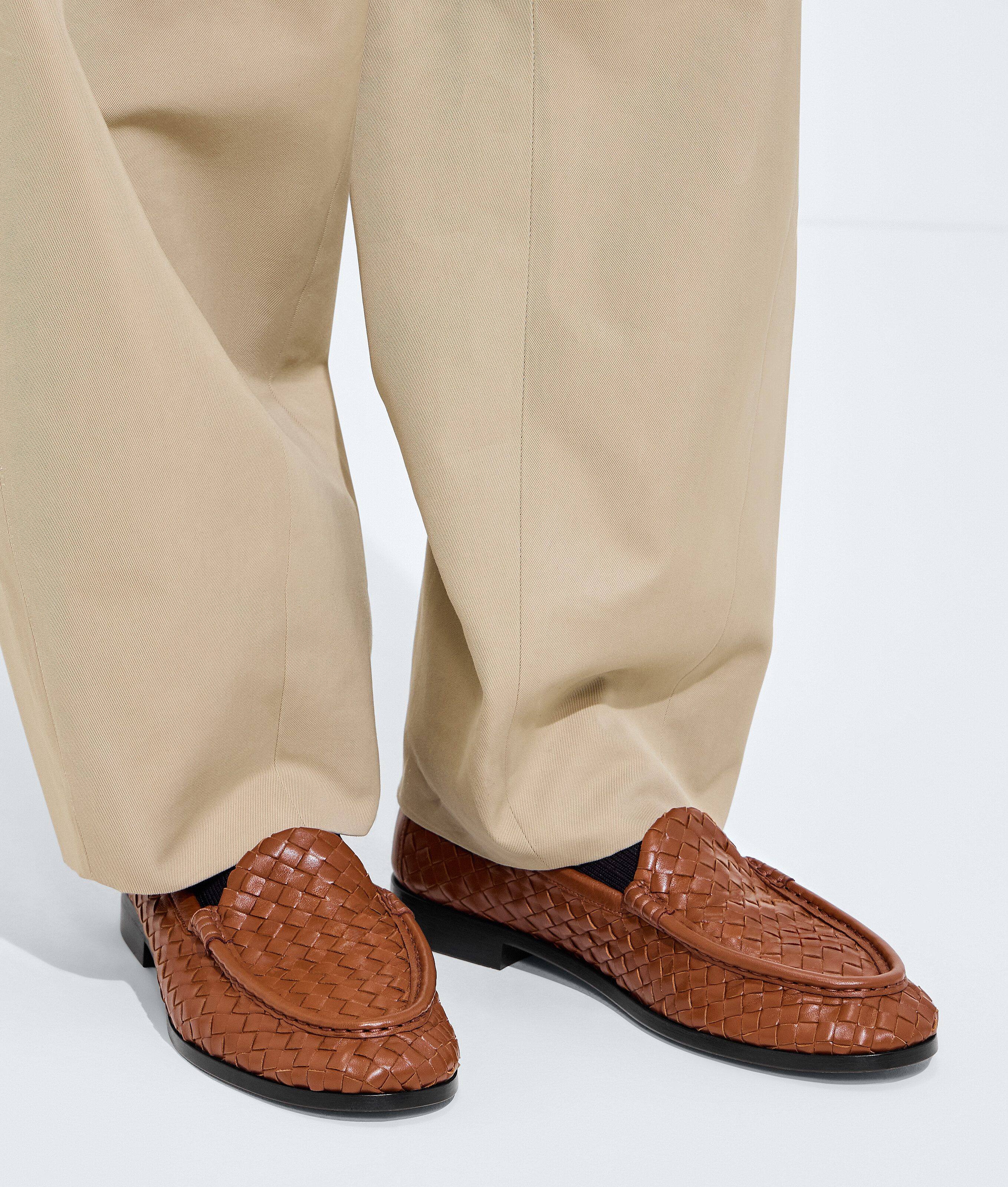Men's Silenzio Loafer in Tannin Bottega Veneta Luxembourg EN - Image 2