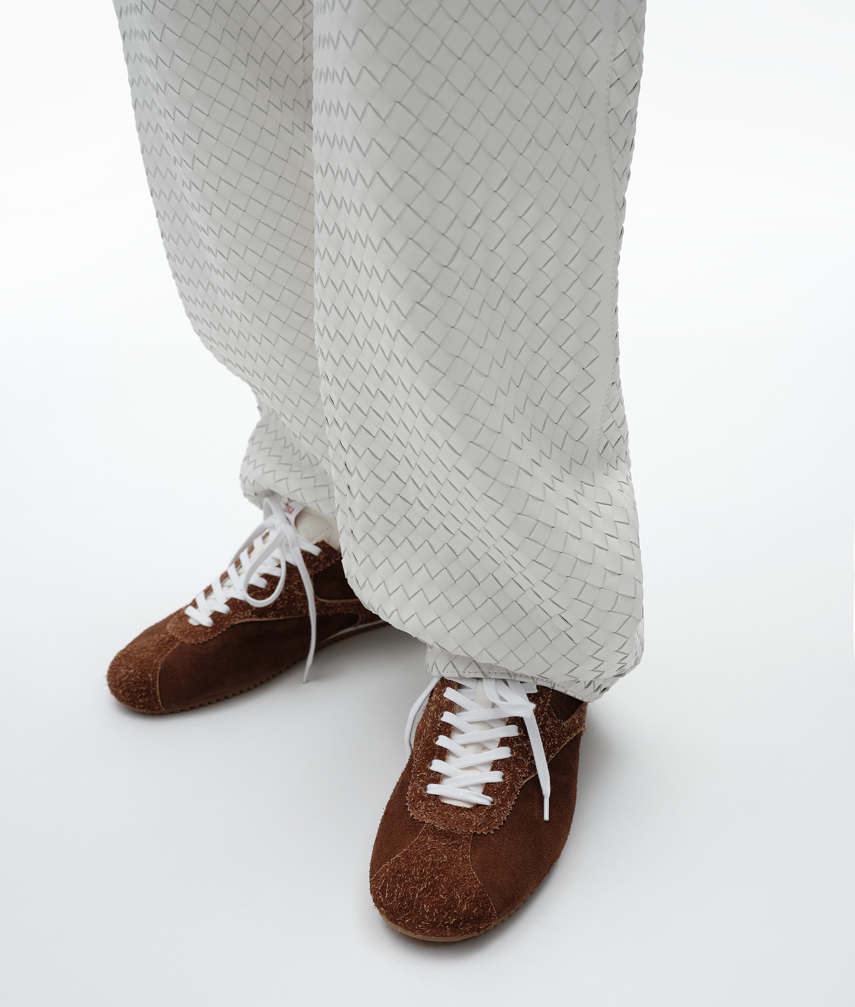 Women's Shot Sneaker in Oat cocoa/alabaster Bottega Veneta Luxembourg EN - Image 2