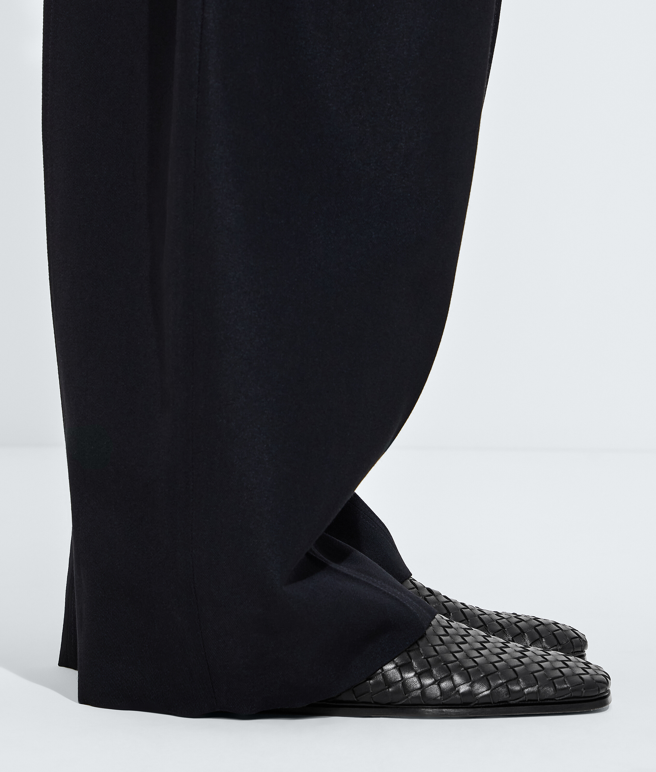 Women's Palazzo Slipper in Black Bottega Veneta Luxembourg EN - Image 2