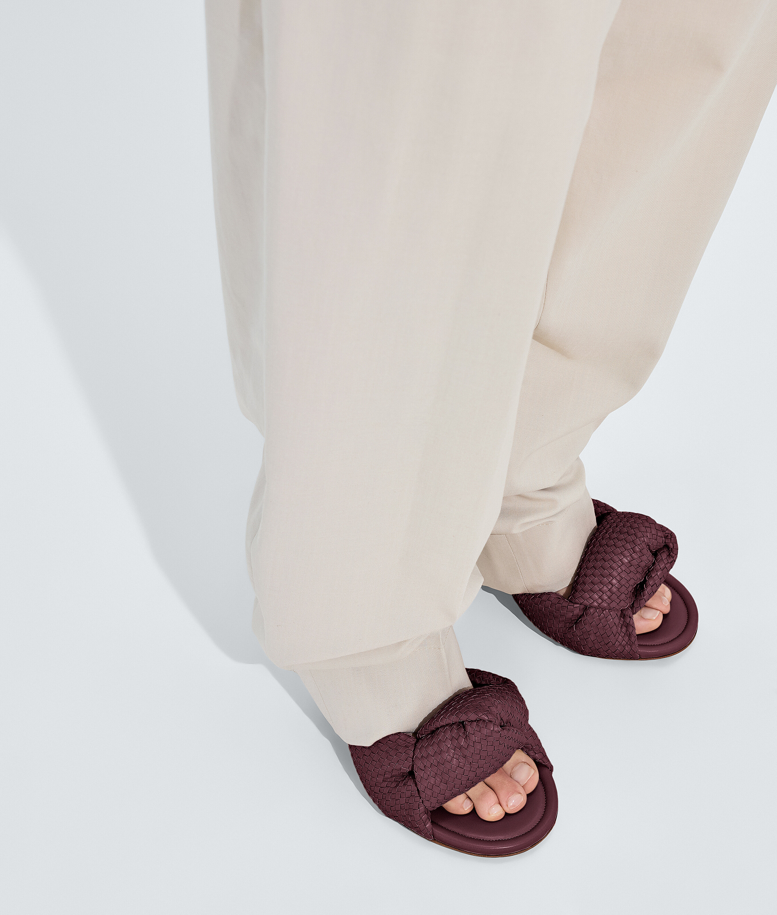Women's Cherry Mule in Deep mahogany Bottega Veneta Finland EN - Image 2